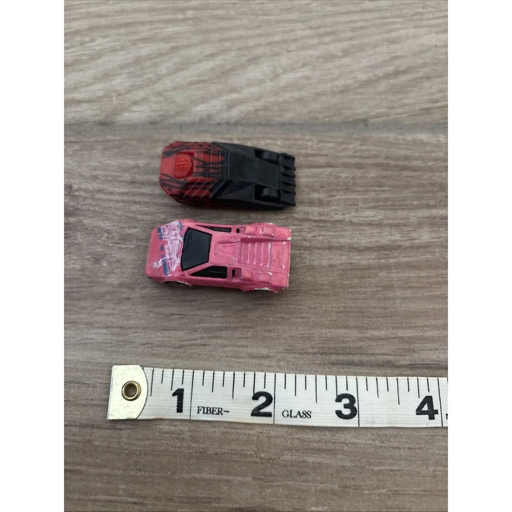 Small Hasbro Micro Machine Spiderman Carnage Road Killer &‎ Pink Lamborghini
